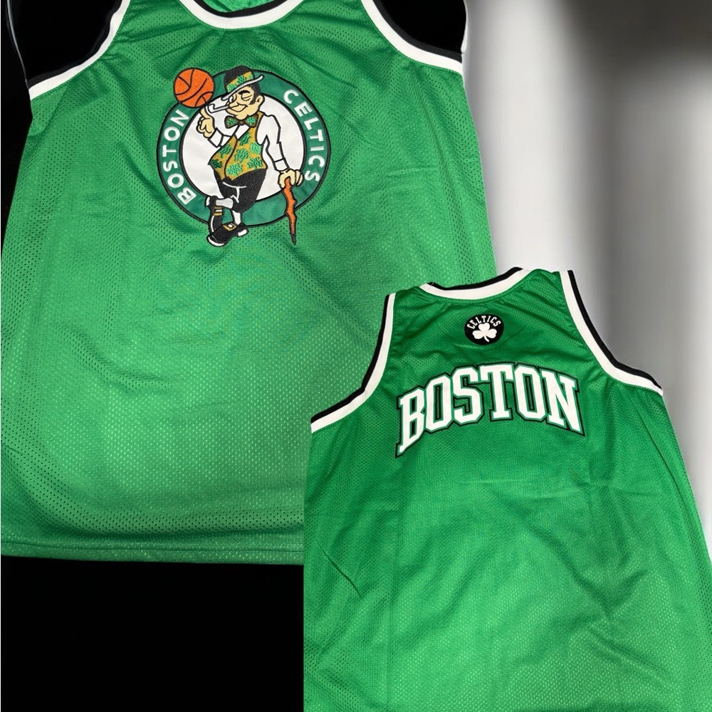 Green and White Tank Top for Casual Comfort